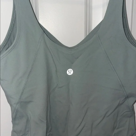 Lulu align tank - Picture 2 of 5